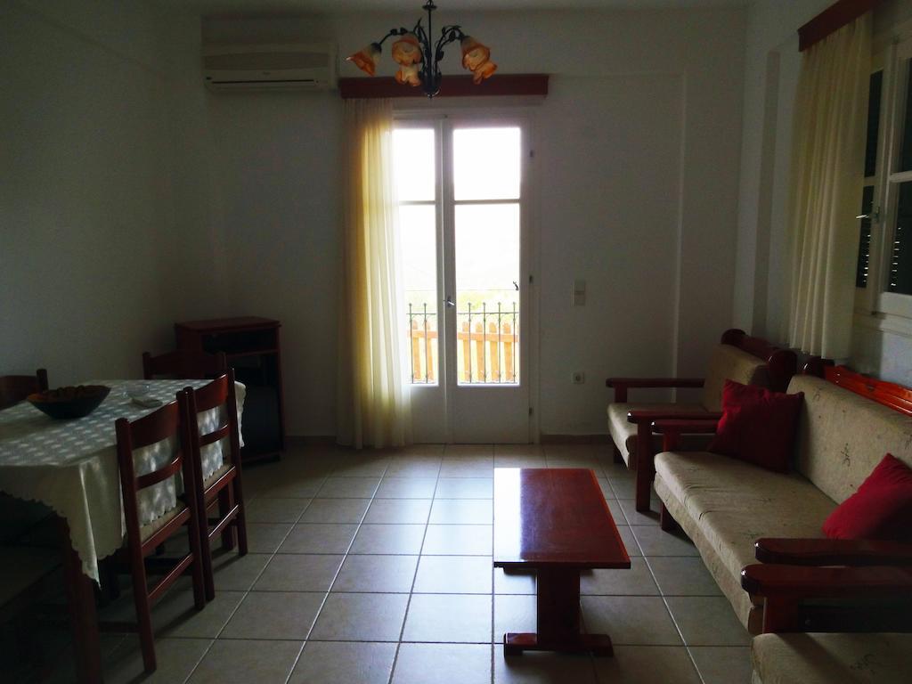 Stavros  Iriana Village Inn חדר תמונה