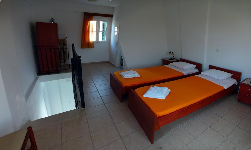 Stavros  Iriana Village Inn חדר תמונה