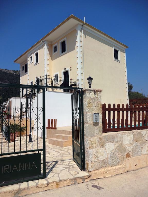 Stavros  Iriana Village Inn חדר תמונה
